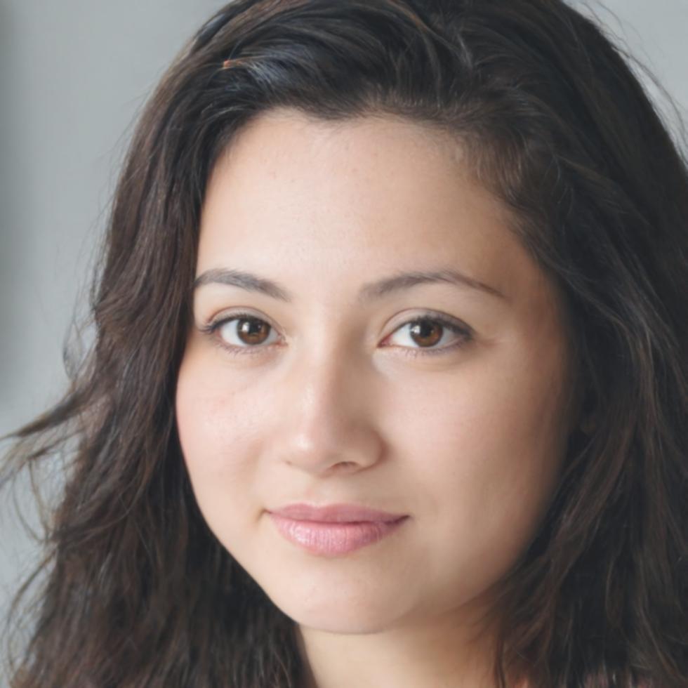 Sarah Mitchell, Chief Financial Officer at solunavexiro, leading strategic development